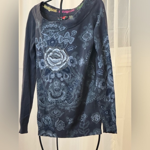 Desigual Sweater. Such a cool piece🔥 - Picture 1 of 5